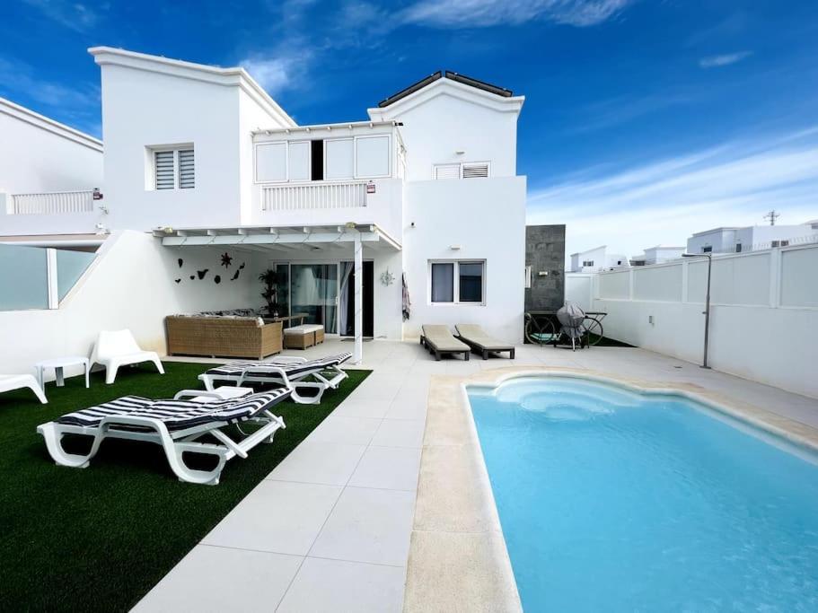Lovely Villa Sanmar, Heated Pool Playa Blanca  Exterior photo